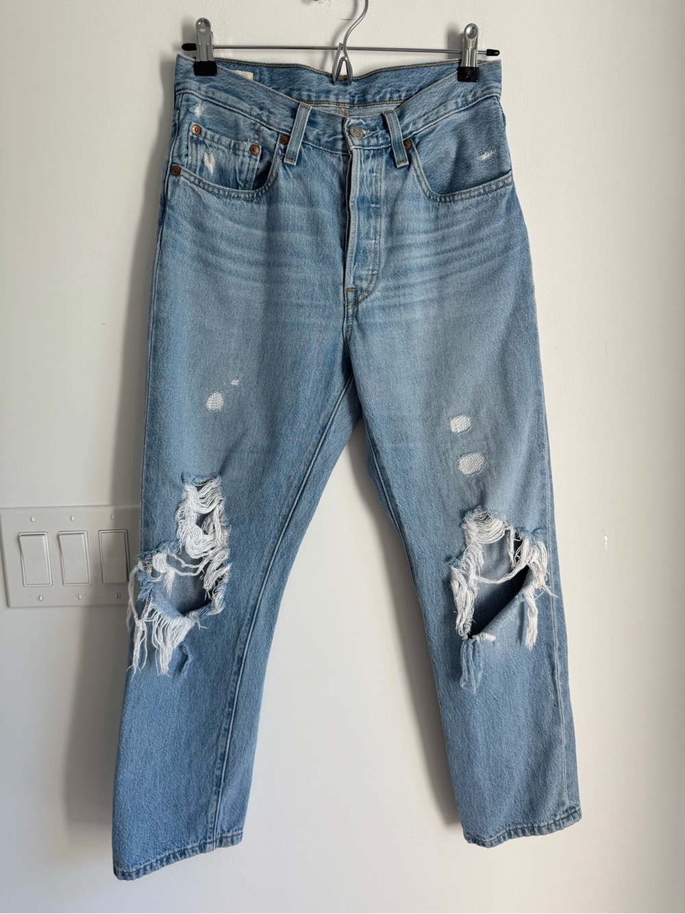 Levi’s Women’s 501 Distressed Destroyed‎ Denim Jeans Sz 26